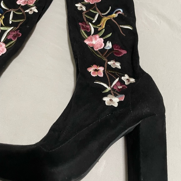 🌼🌸FLORAL HEEL BOOTS🌸🌺 - Picture 4 of 4